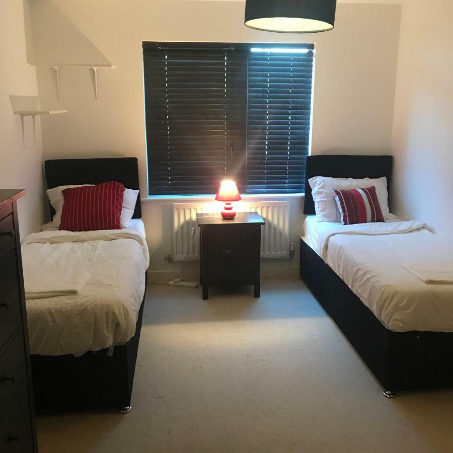 Executive Brentwood Apartment Екстер'єр фото